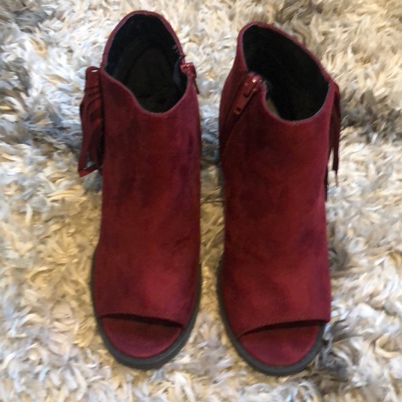 Shoes - Picture 3 of 4